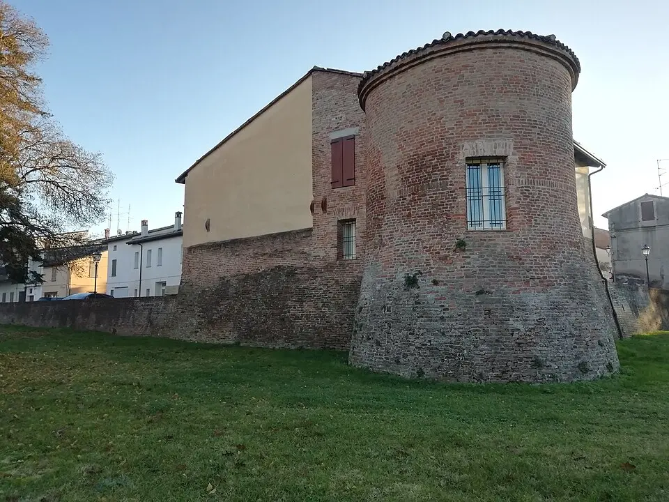 Cinta muraria e fossato