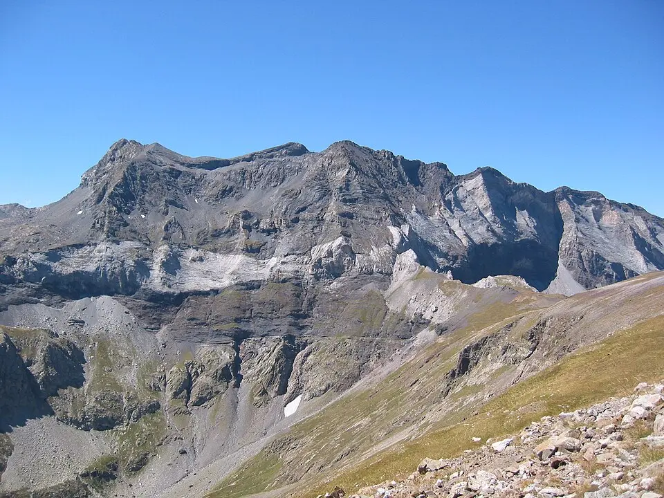 Image: Pierraille · CC BY-SA 3.0 pic de Troumouse