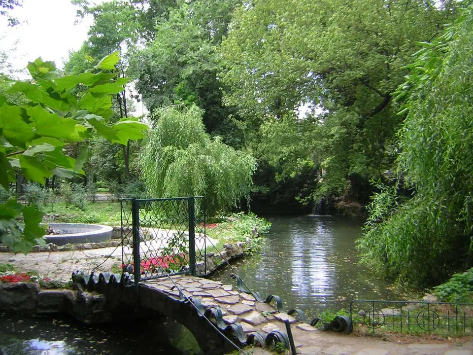 Image: Mastermindsro · CC BY-SA 3.0 Cișmigiu Gardens