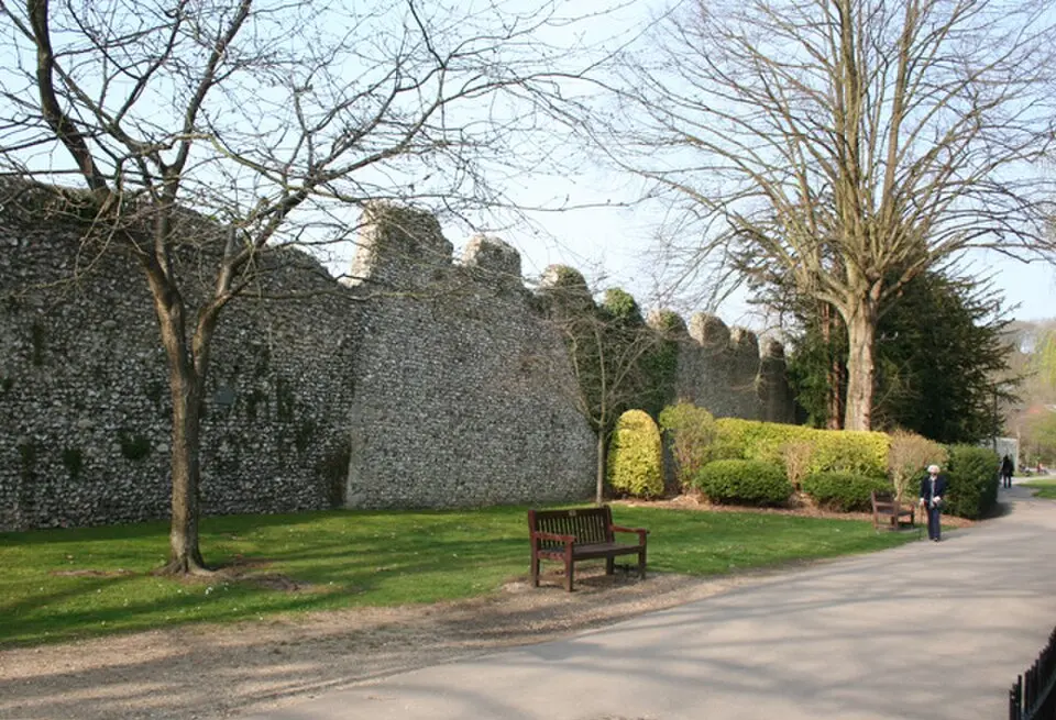 Winchester city wall and associated monuments