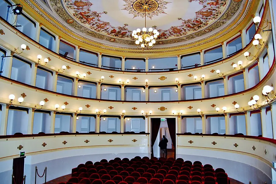 Teatro Annibal Caro