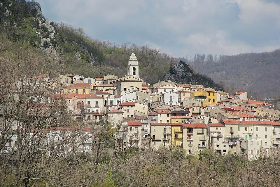 Castello e borgo fortificato