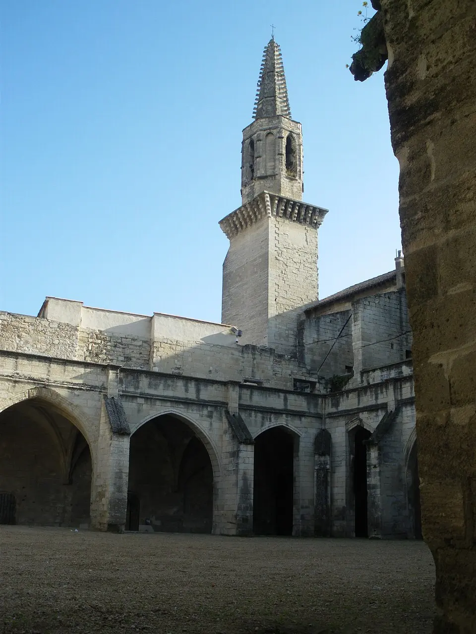 cloître des Carmes à Avignon
