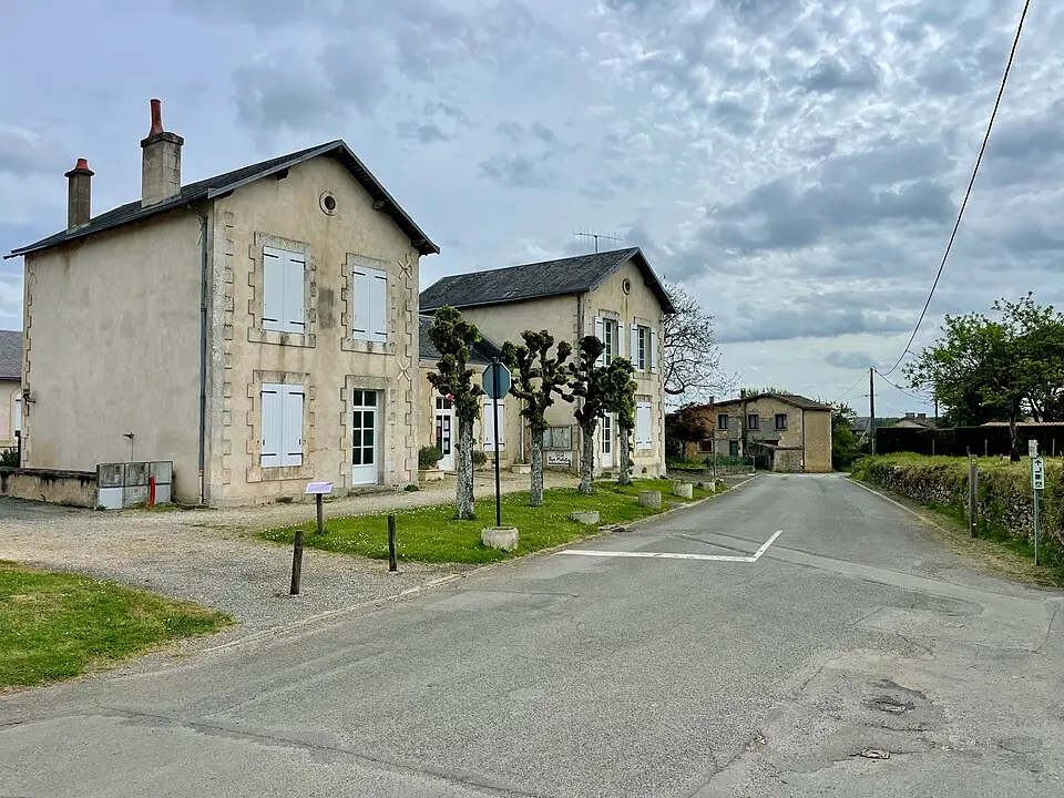 Cloué