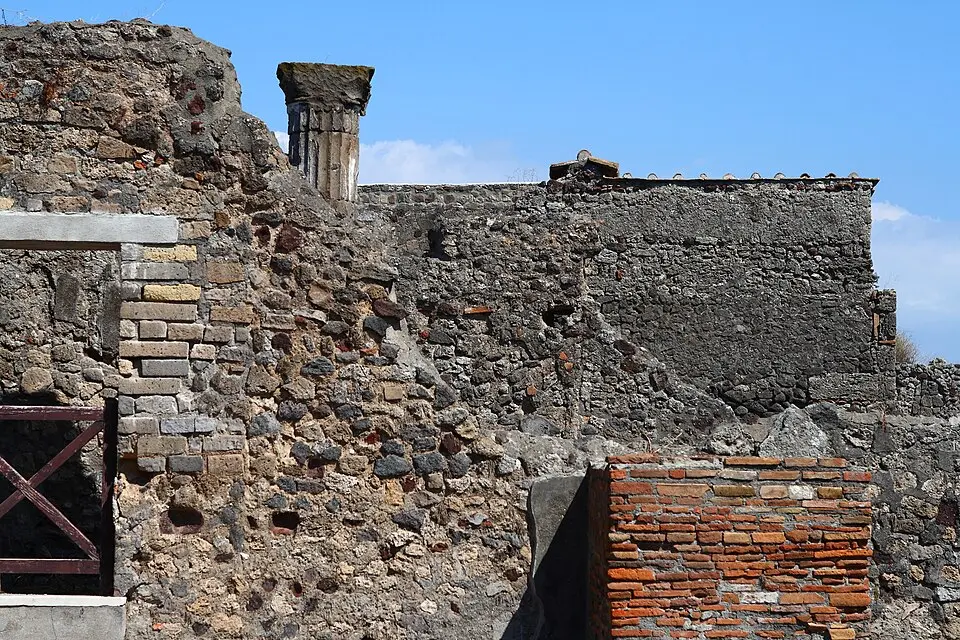 compitum con stalla (VI.1.13)