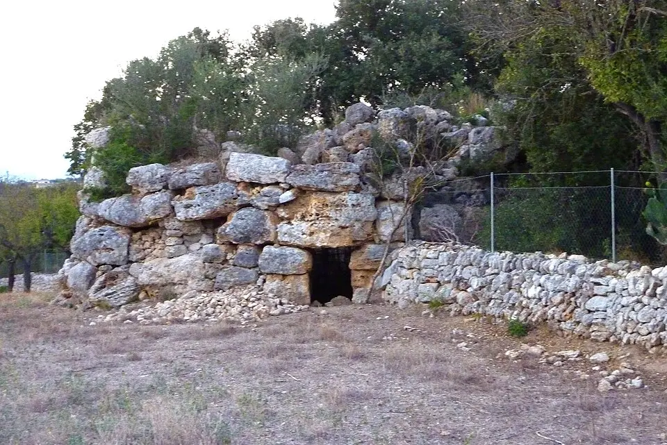 Conjunto Prehistórico Es Racons (Son Roig)
