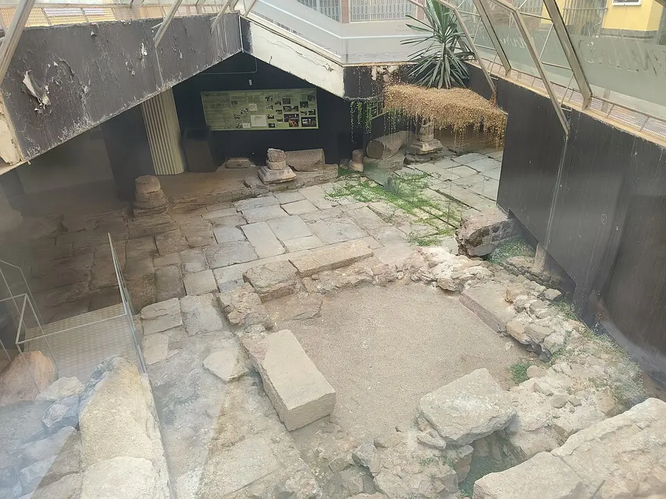 Plaza de los Tres Reyes archaeological complex