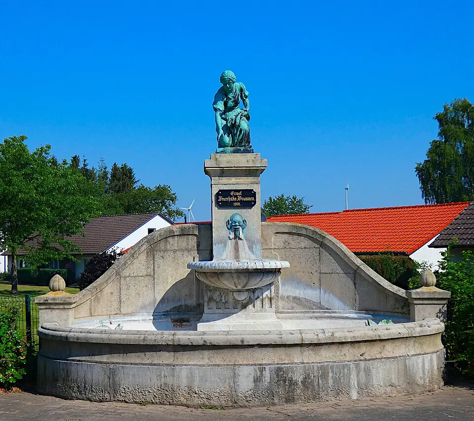 Slika: Raugeier · CC BY-SA 3.0 Ernst-Feuerhake-Brunnen