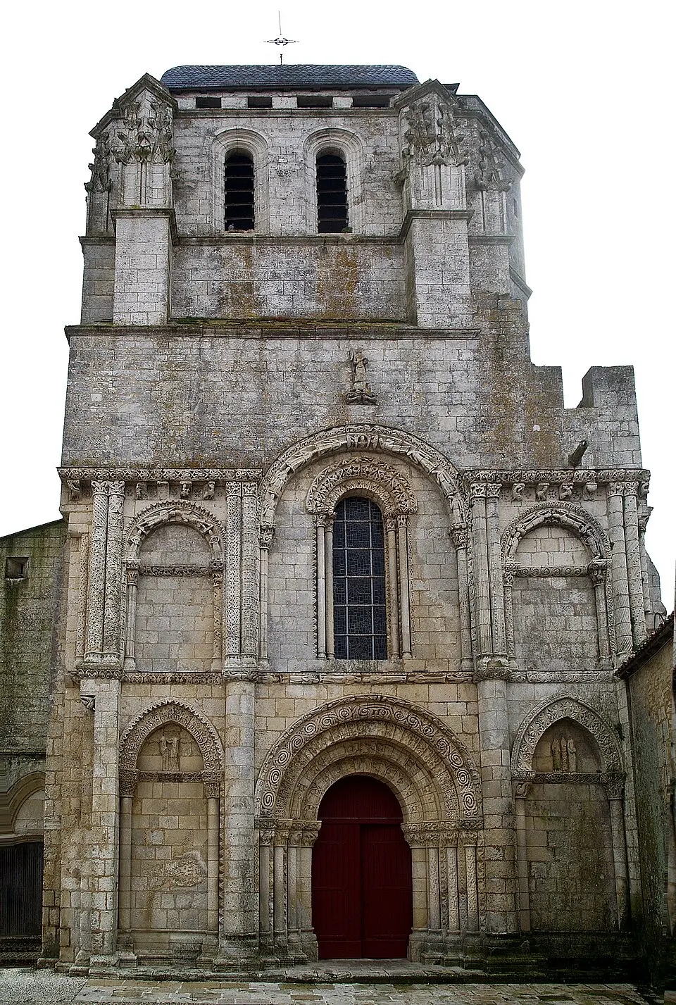 Obrázok: Myrabella · CC BY-SA 3.0 église Saint-Nazaire de Corme-Royal