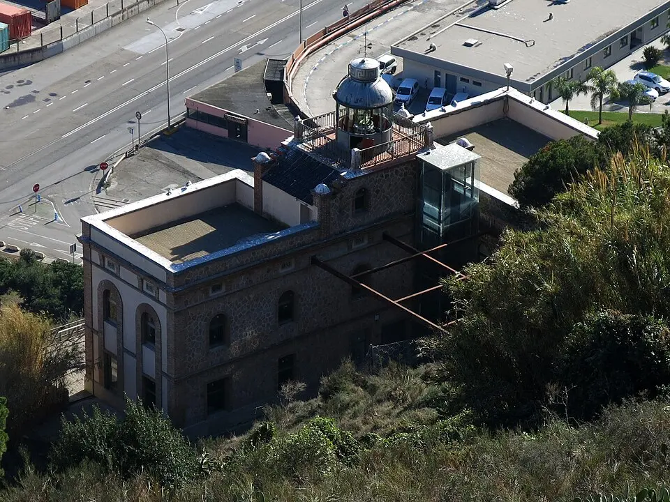 Faro de Montjuic