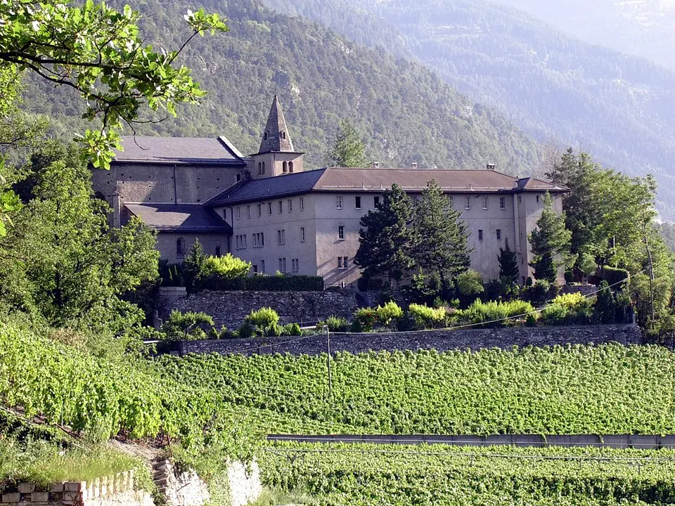 Kloster Géronde, Kirche und Gelände