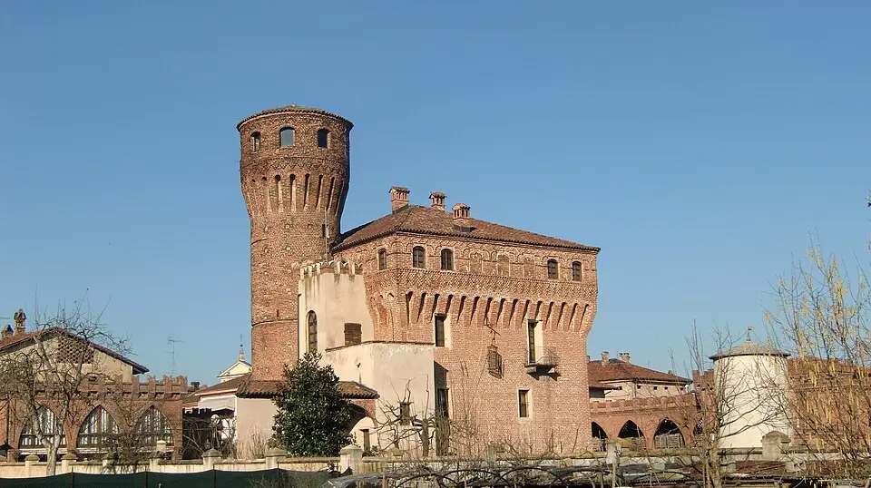 Bild: Laurom · CC BY-SA 3.0 castello di San Genuario