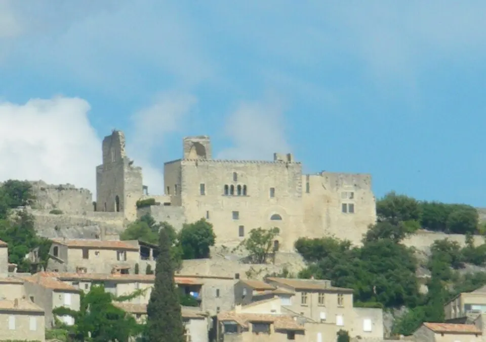 château fort de Crestet