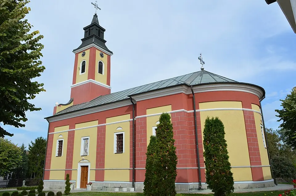 Црква Светих Петозарних мученика у Смољинцу