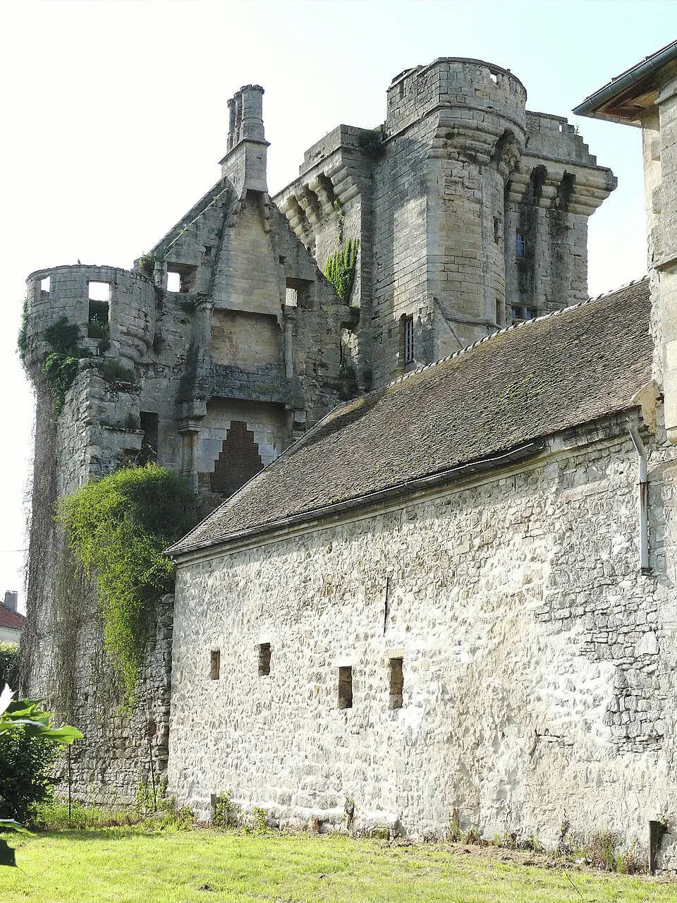 Slika: MOSSOT · CC BY-SA 3.0 château du Houssoy