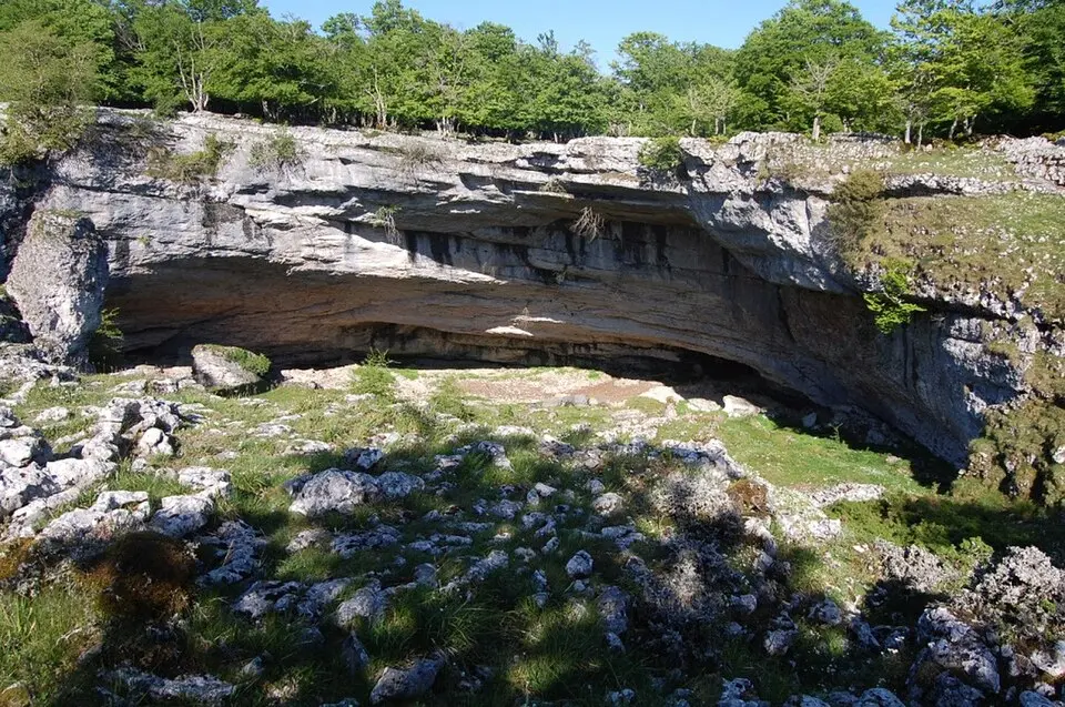 Cueva de Lezaundi