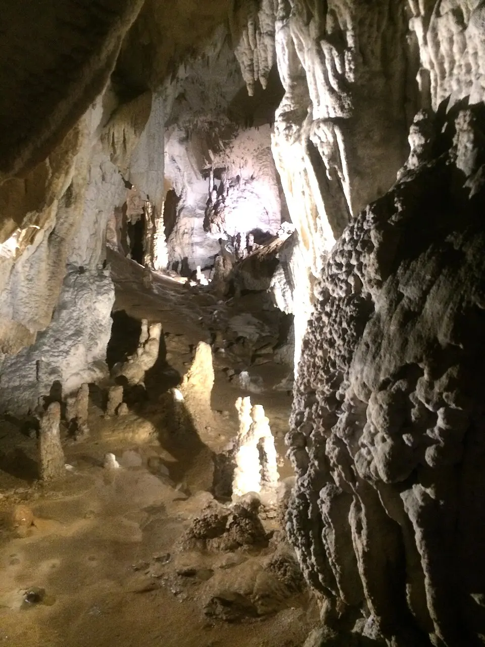 Alkerdi-Berroberria caves