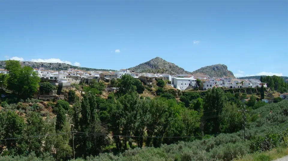 Image: Tango7174 · CC BY-SA 4.0 Cuevas del Becerro
