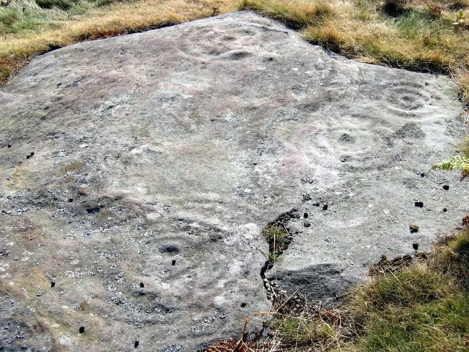 Two incised rocks on Broom Ridge, Hunter's Moor