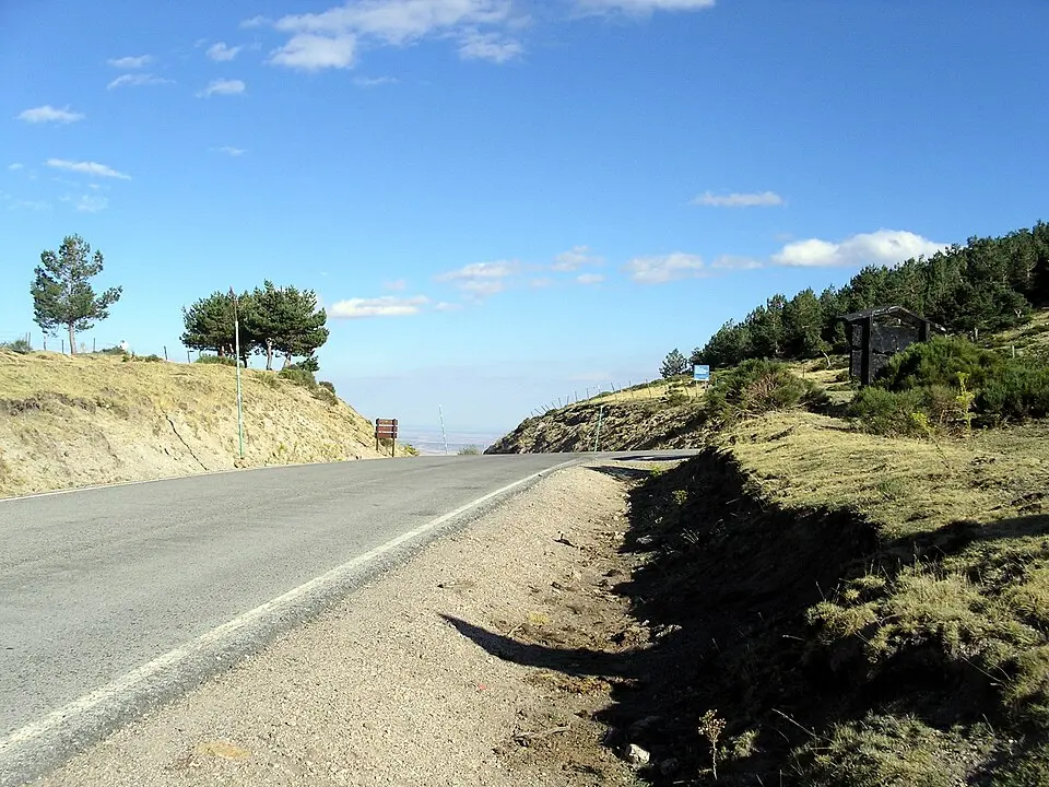 Image: Axel Schlaefer · CC BY-SA 3.0 puerto de la Morcuera