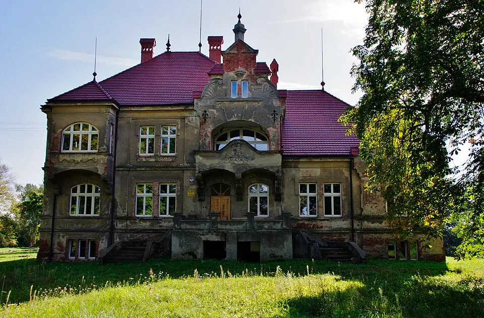 dwór (dec. pałacyk secesyjny) w Czechlu