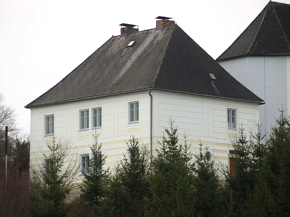 Slika: Grubernst (talk) · CC0 Pfarrhof