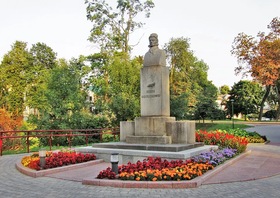 Pomnik Elizy Orzeszkowej w Grodnie