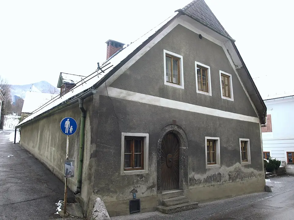 Wohn- und Geschäftshaus