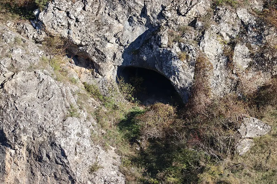 Коњска Дупка