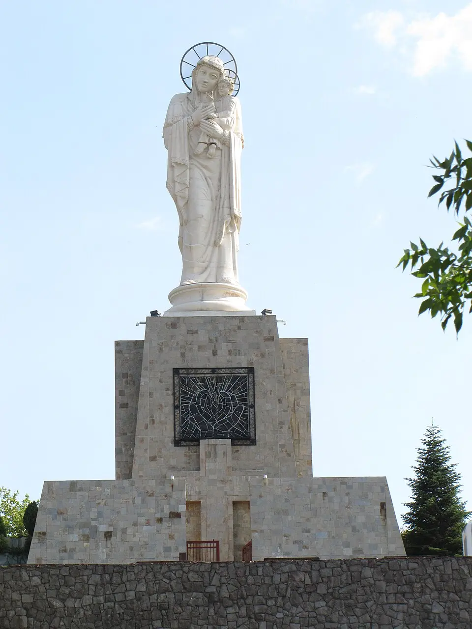 monument de la Vierge