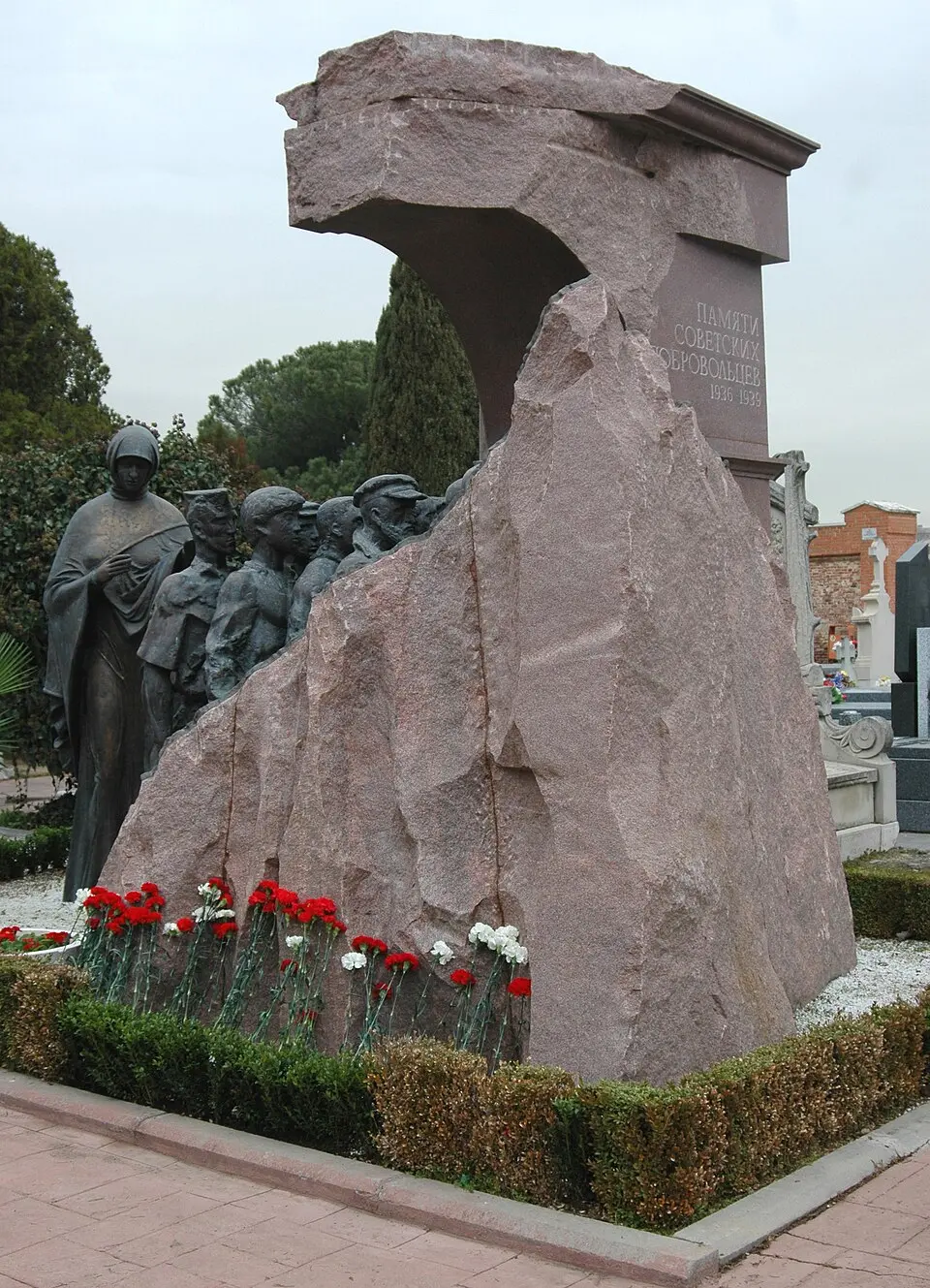 Monumento a los voluntarios soviéticos que lucharon en España durante la Guerra Civil