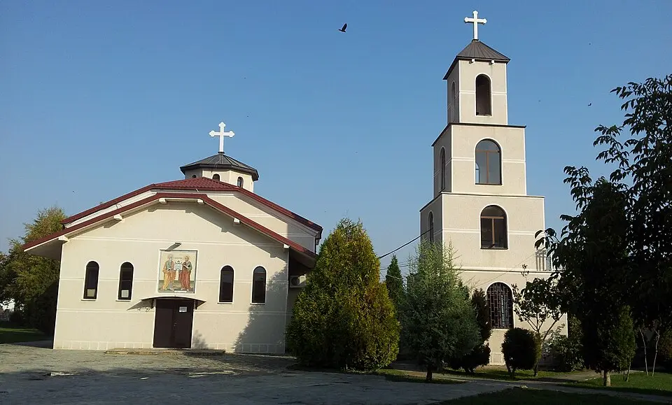 Црква „Св. Апостоли Петар и Павле“ - Горно Лисиче