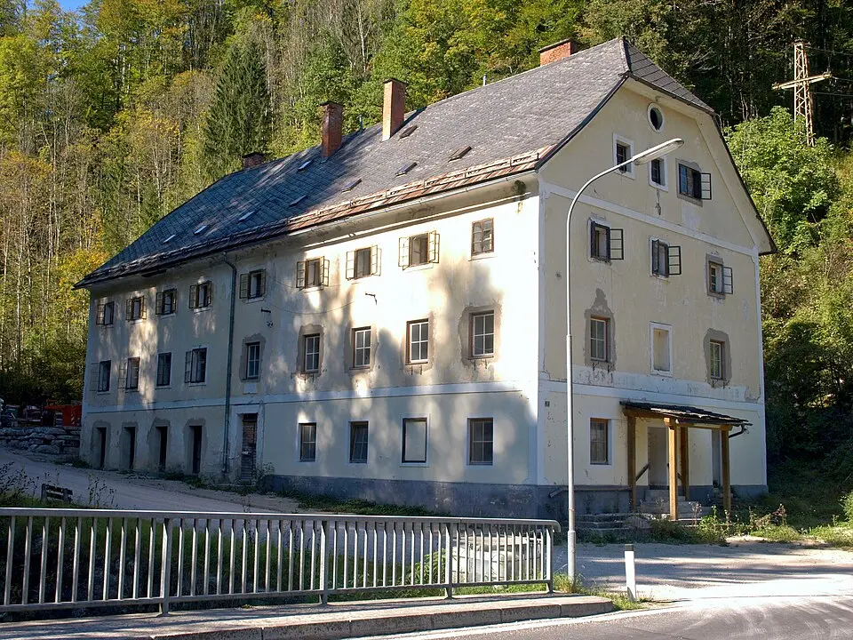 Slika: Grubernst · CC0 Arbeiterwohnhaus