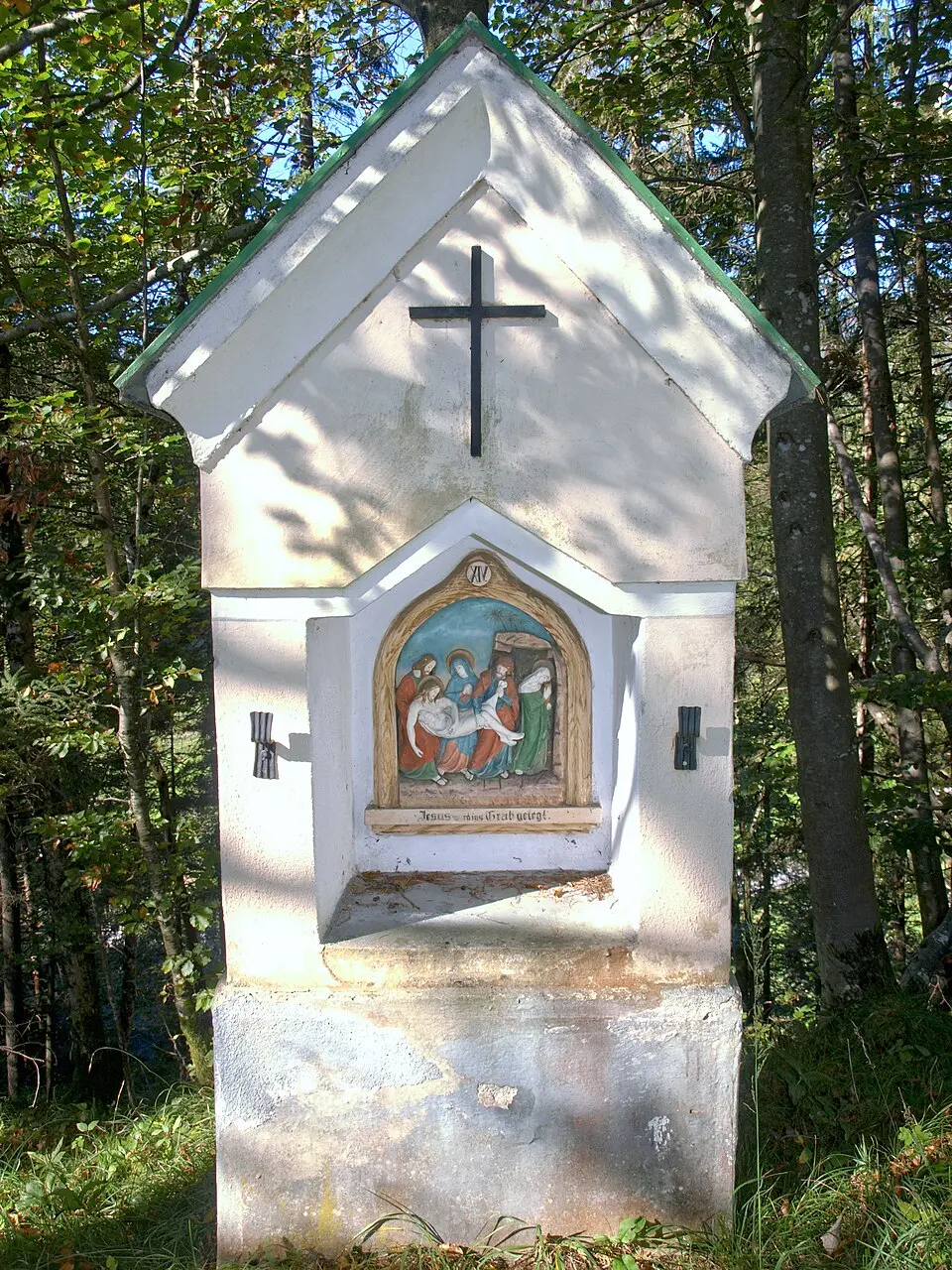Bild: Grubernst · CC0 Kreuzweg mit Kalvarienbergkapelle