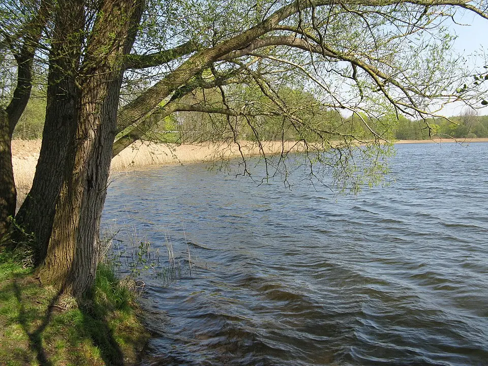 Image: Niteshift (talk) · CC BY 3.0 lac de Dabel