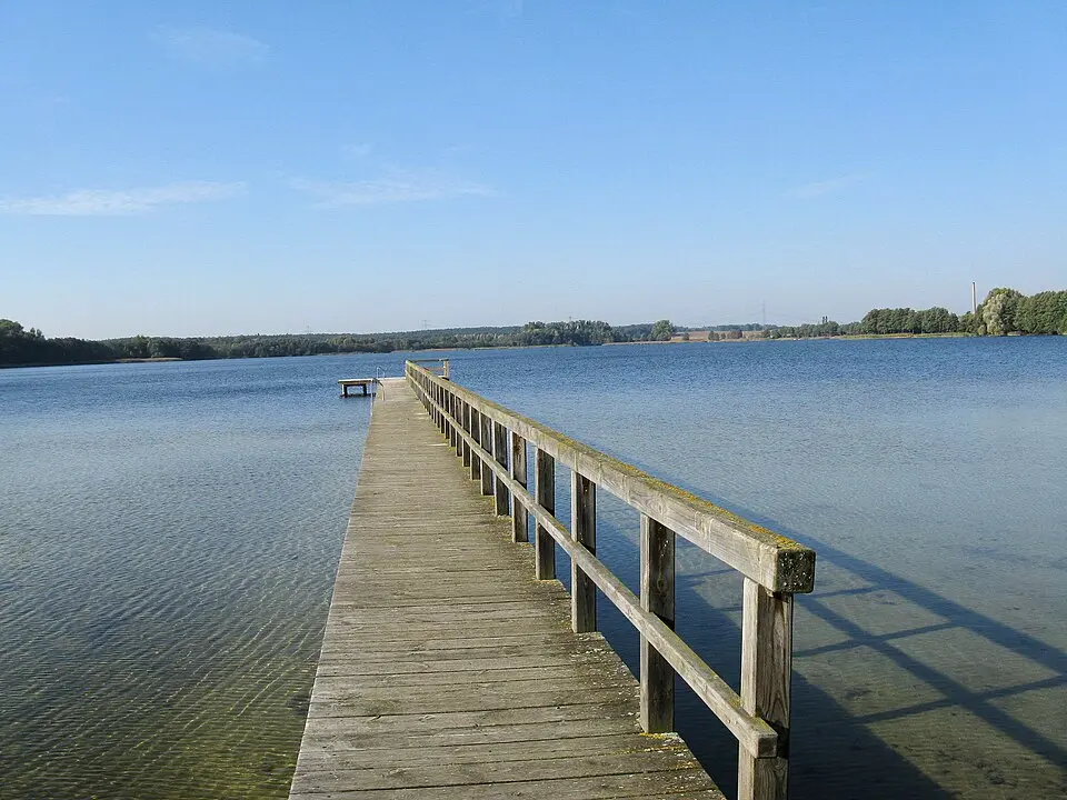 Image: Niteshift (talk) · CC BY-SA 3.0 lac de Holzendorf