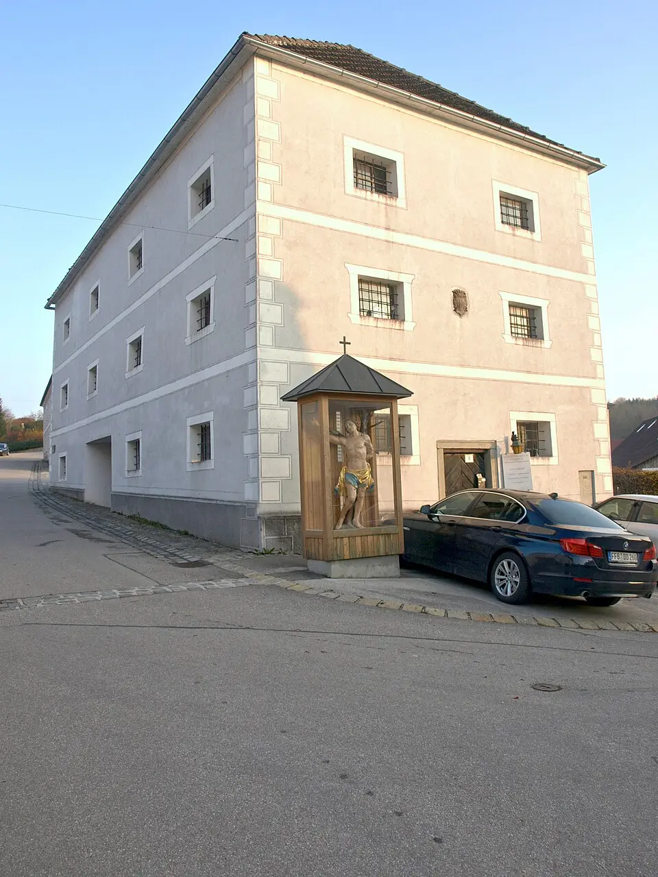 Image: Grubernst (talk) · CC0 Schüttkasten