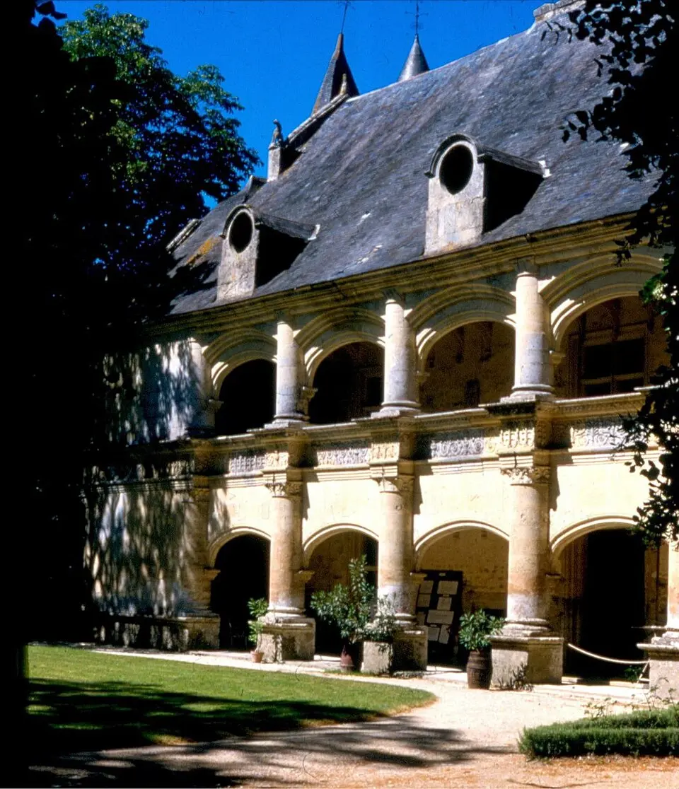 Obrázok: Symbolisme · CC BY-SA 3.0 château de Dampierre-sur-Boutonne