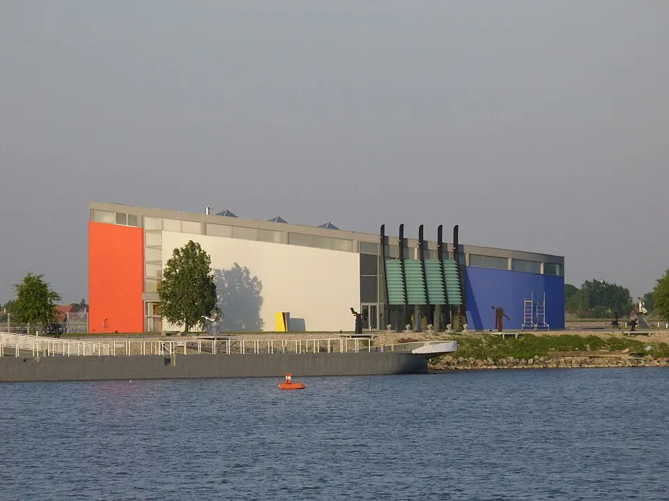 Image: Svetovid · CC BY-SA 3.0 Danubiana, Meulensteen Art Museum