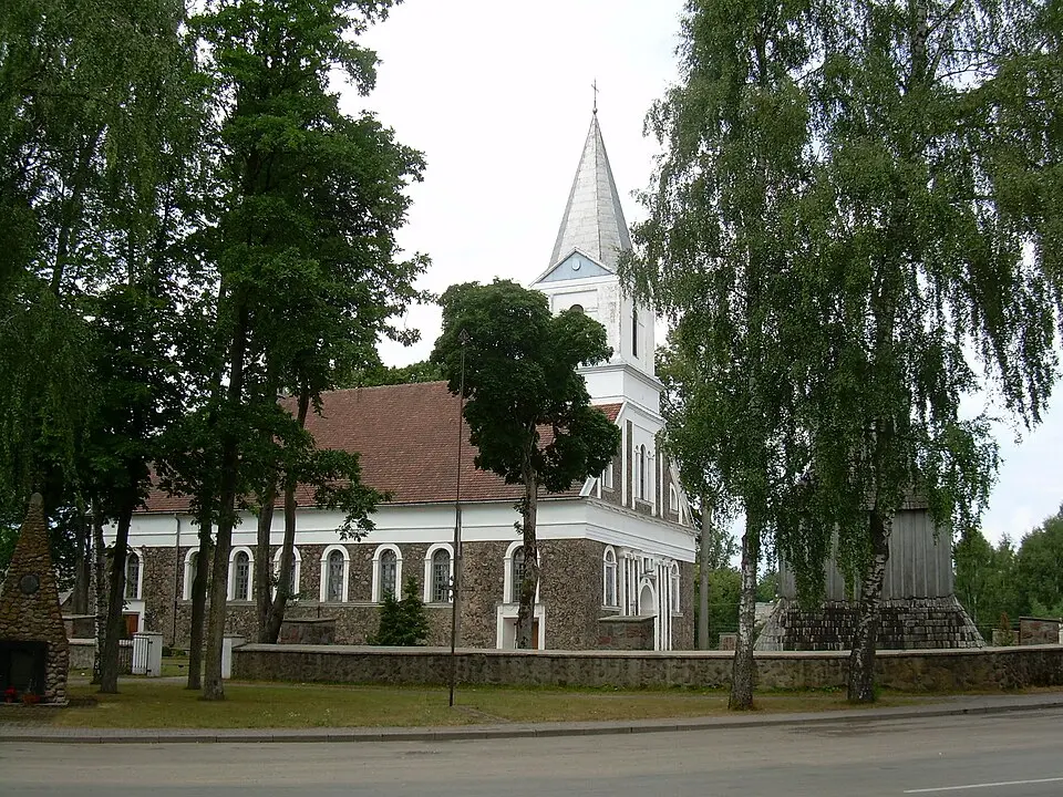 Darbėnų Šv. apaštalų Petro ir Pauliaus bažnyčia