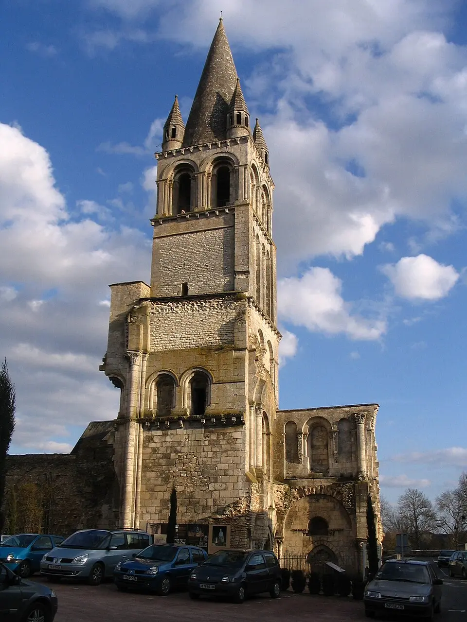 Notre Dame de Déols