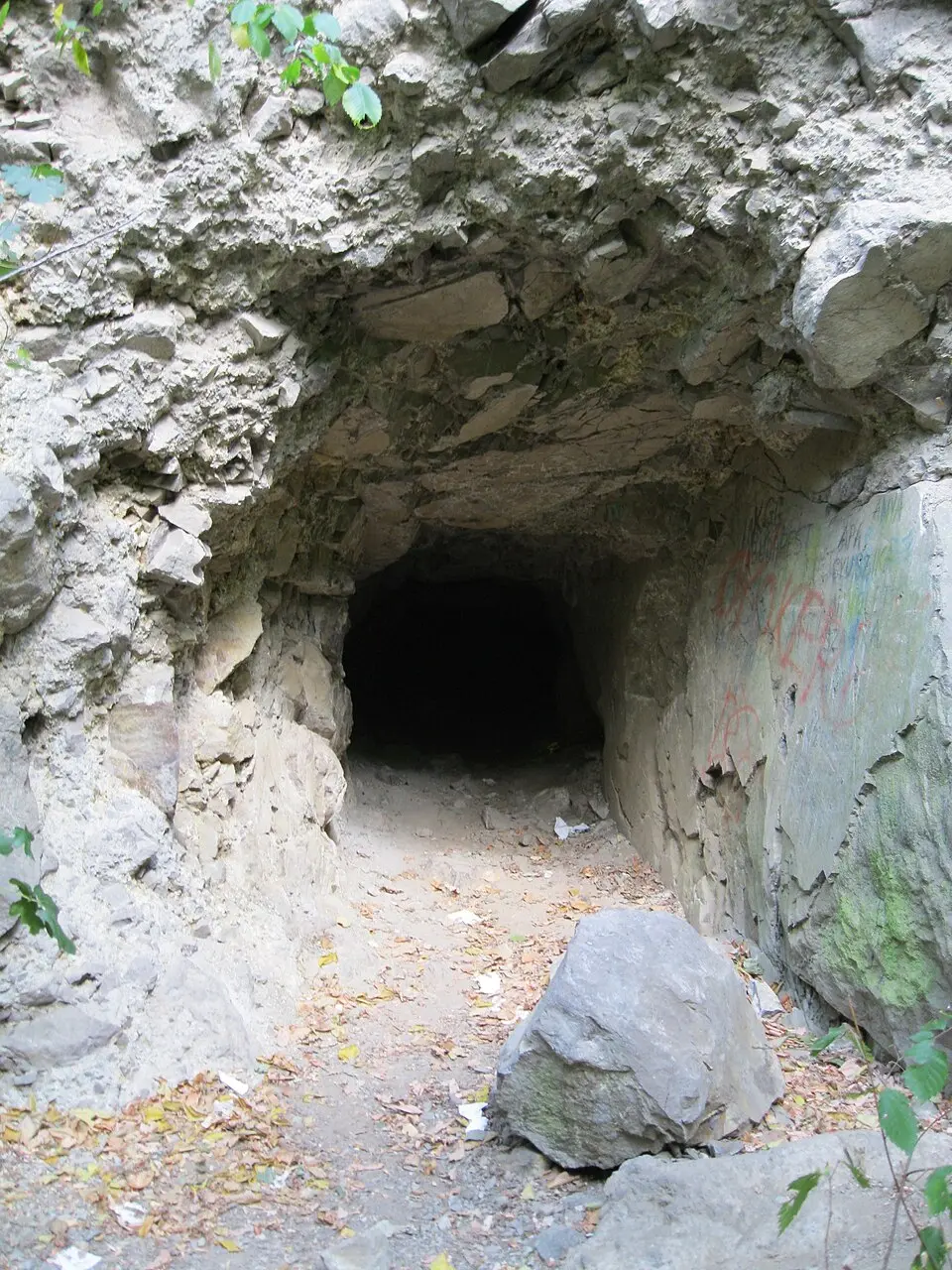 Dömör-kapu Cave