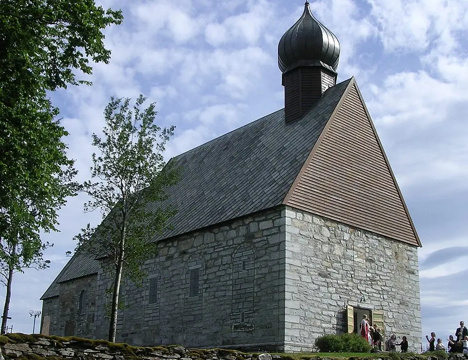 Dønnes kirke