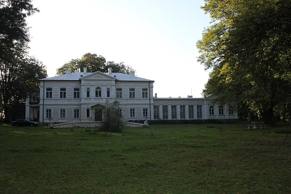 Zespół pałacowo-folwarczny