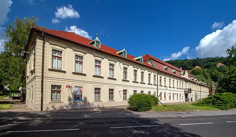 Lovecký zámeček Thunů v Podmoklech