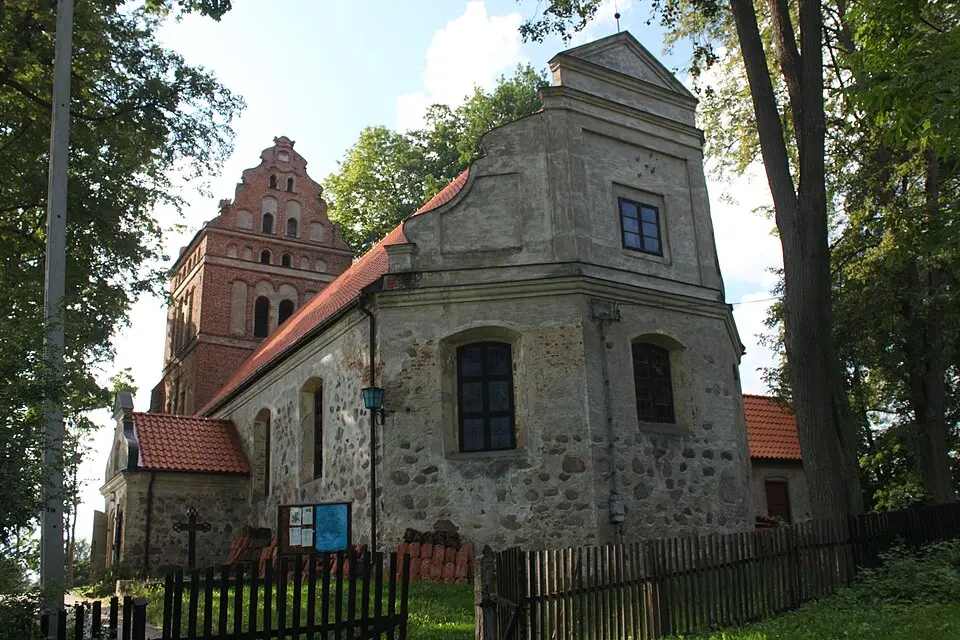 Image: Yarl · CC BY-SA 3.0 PL Lutheran church in Dźwierzuty