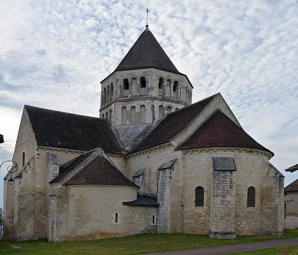 Image: Pline · CC BY-SA 3.0 église Saint-Cydroine de Laroche-Saint-Cydroine