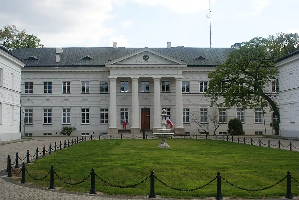 Pałac z oranżerią, Pułkownika pilota Romana Florera 28 w Dęblinie