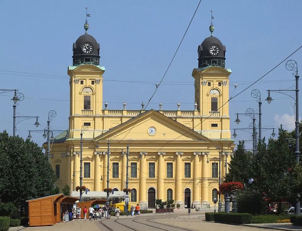 Image: Pudelek (Marcin Szala) · CC BY-SA 3.0 Grande église réformée de Debrecen