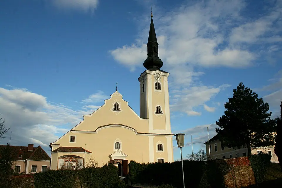 Obrázok: Wolf32at · CC BY-SA 3.0 Pfarrkirche Dechantskirchen